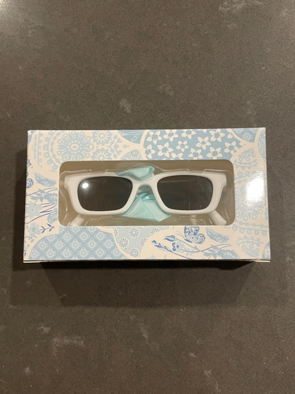 Taylor Swift 1989 Sunglasses Ornament NWT